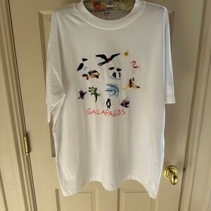 HAND EMBROIDERED GALAPAGOS T-SHIRT....TAGGED GABY "46"....BRAND NEW